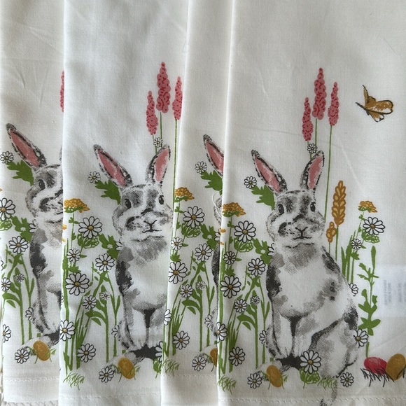 Pier 1 Imports BRAND NEW Easter / Bunny / Rabbit Napkins NWT x4 - Picture 3 of 5